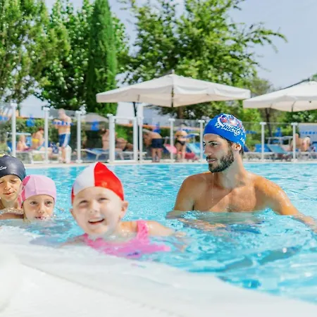 Prázdninový areál Numanablu Sport Fun Kids 4 Stelle Numana