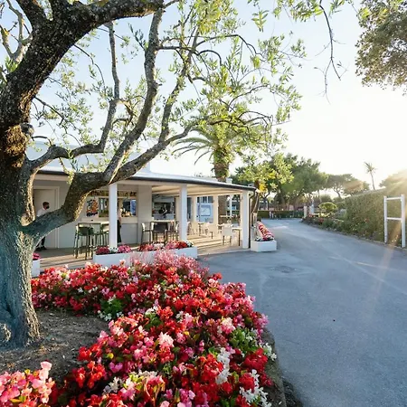 Numanablu Resort Sport Fun Kids 4 Stelle Holiday park